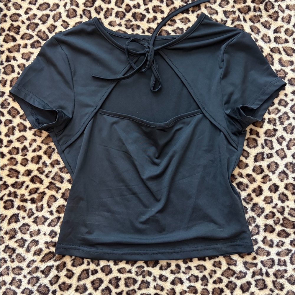 SHEIN Black Short Sleeve Tie-Back Crop Top